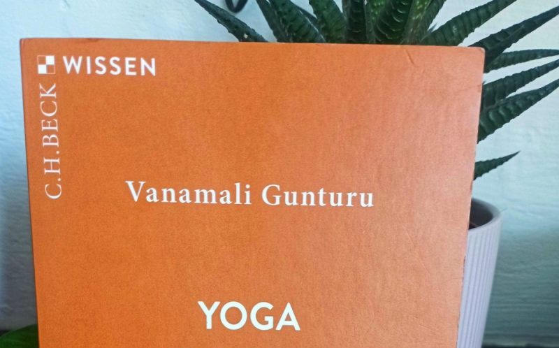 Buch cover von Yoga von Vanamali Gunturu